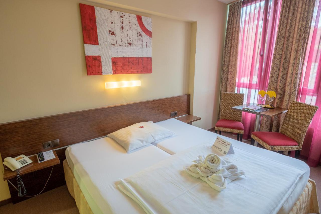 Parkhotel ไอเซนชตัดท์ ภายนอก รูปภาพ