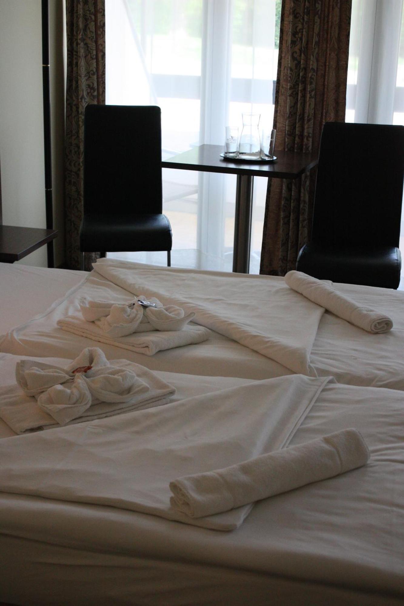 Parkhotel ไอเซนชตัดท์ ภายนอก รูปภาพ