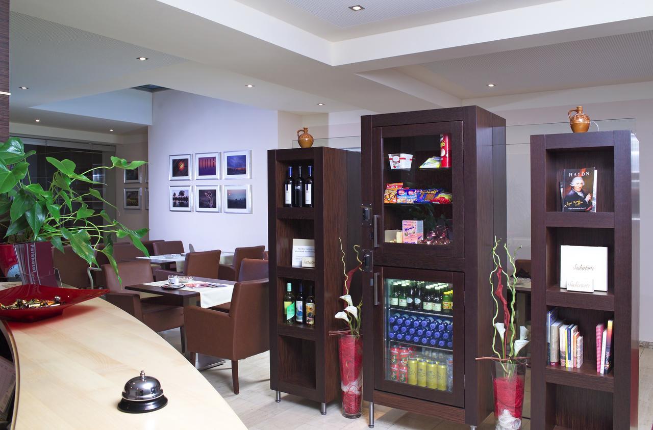 Parkhotel ไอเซนชตัดท์ ภายนอก รูปภาพ